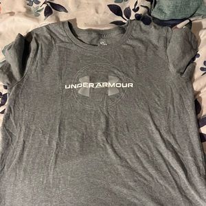 Gray under armor shirt